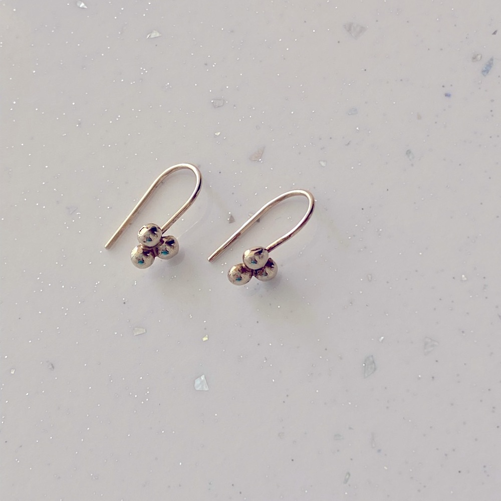 Etsy Efrat dot 14k white gold earrings,bat mitzvah gift, gold drop earrings - Picture 4 of 7